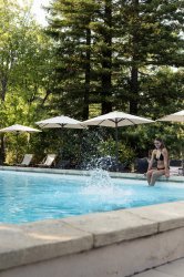 DomaineduGouverneur_piscine-20230710-MONTHIEUX-SD-002.JPG