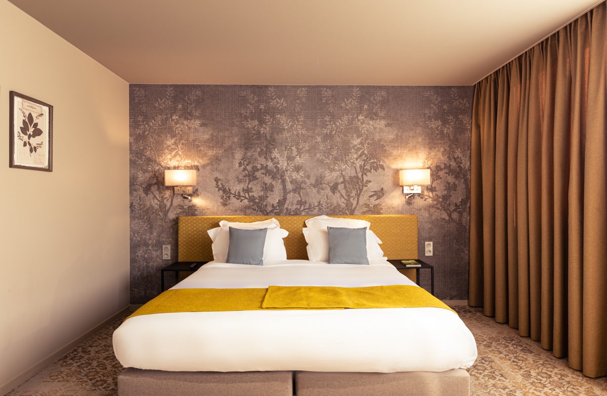 Rooms and Suites