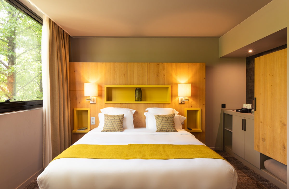 Rooms and Suites